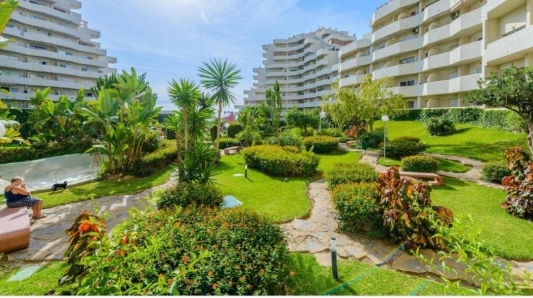 Precioso Apartamento Con Piscinas Y Vistas Al Mar. Benalmádena Buitenkant foto