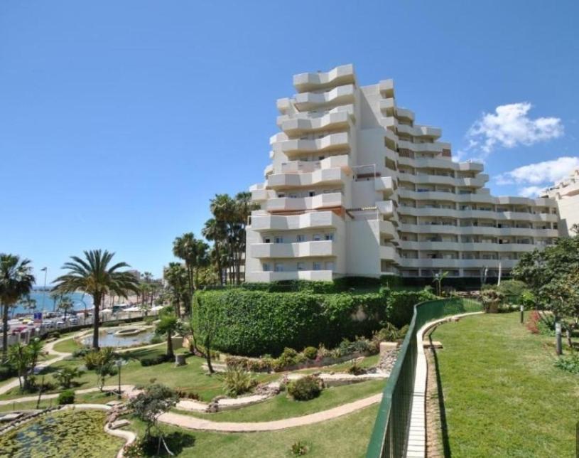 Precioso Apartamento Con Piscinas Y Vistas Al Mar. Benalmádena Buitenkant foto