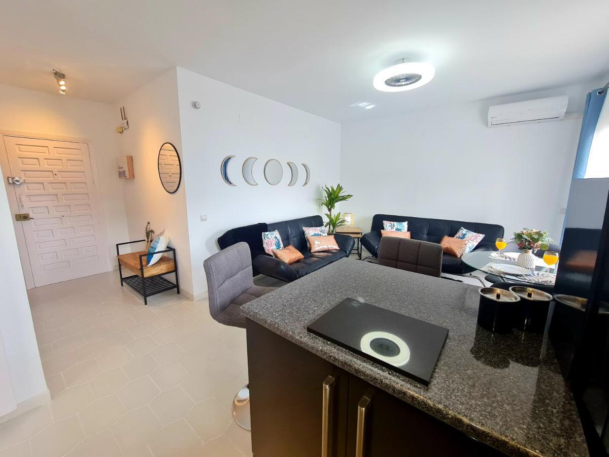 Precioso Apartamento Con Piscinas Y Vistas Al Mar. Benalmádena Buitenkant foto