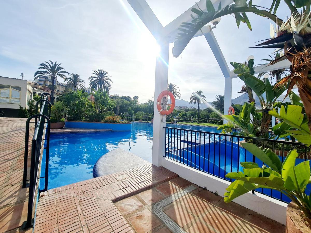 Precioso Apartamento Con Piscinas Y Vistas Al Mar. Benalmádena Buitenkant foto